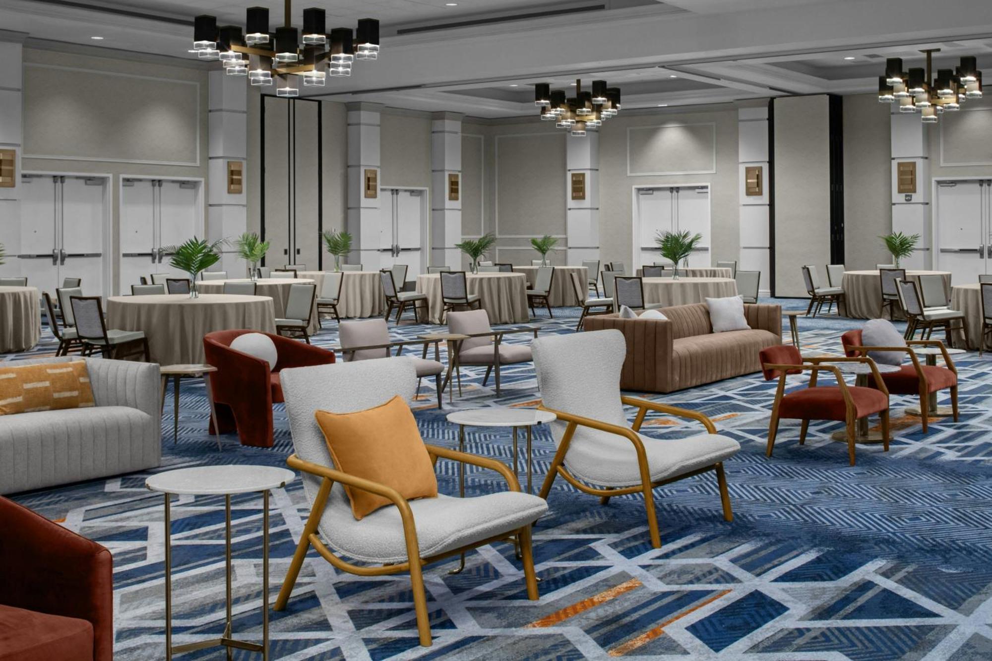 Downright Austin, A Renaissance Hotel Exterior photo